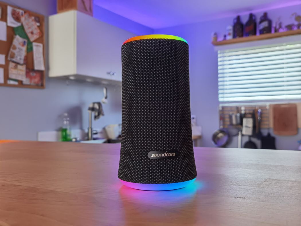Soundcore flare. SOUNDCORE Flare 2. Anker SOUNDCORE Flare II. Колонка САУНДКОРЕ. Anker SOUNDCORE Flare+ huge 360 Sound Portable Bluetooth Speaker